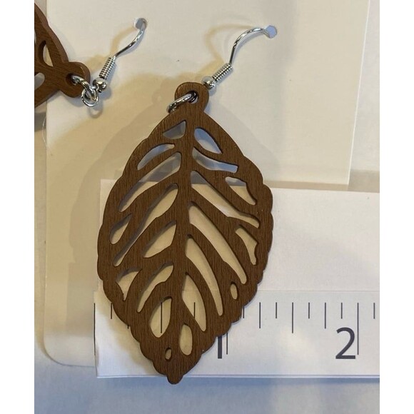 Earrings Wooden Leaf Laser Cut Lightweight Natural Wood Finish Dangle Drop Chic - Picture 5 of 5